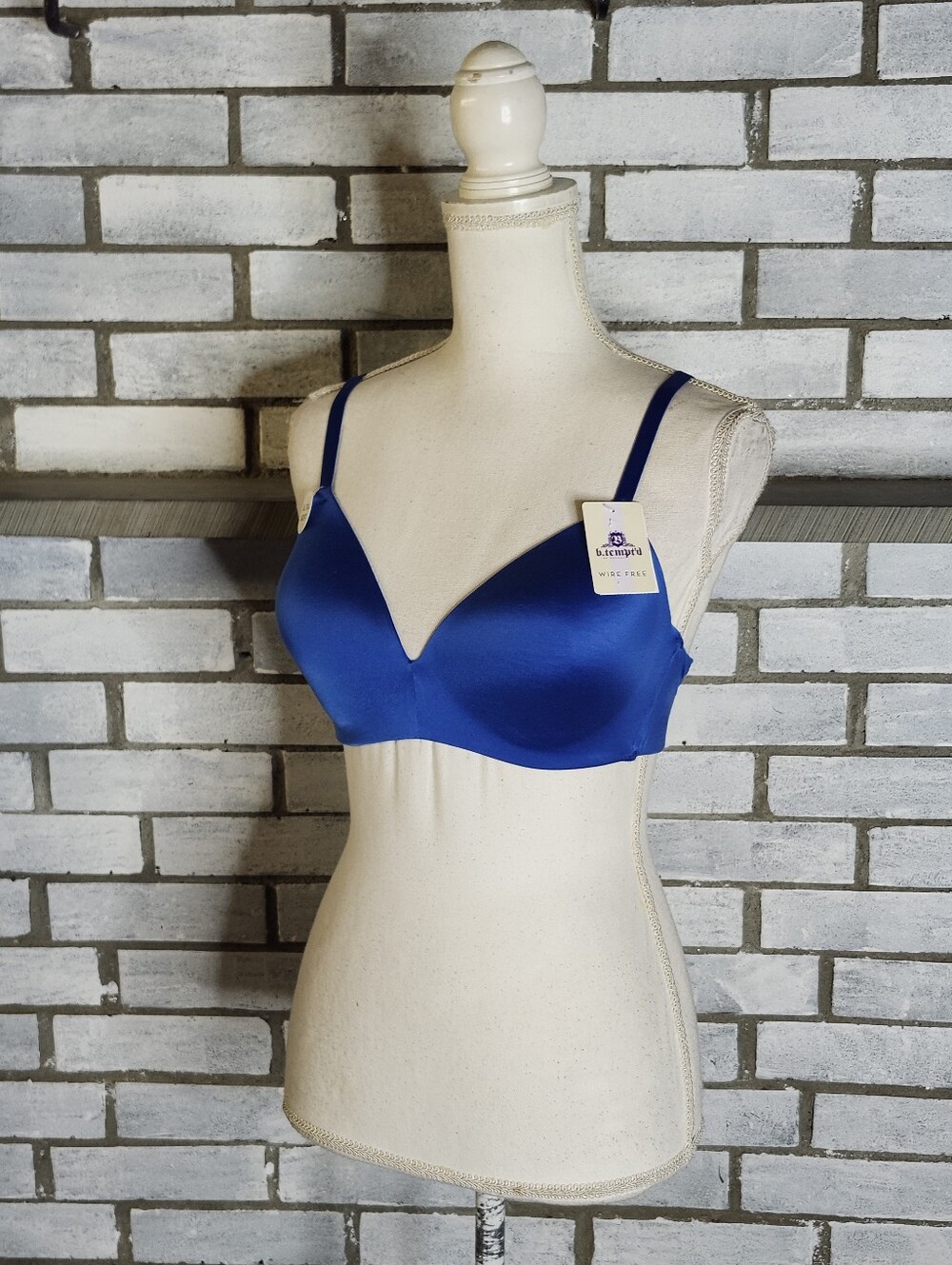 • b.tempt'd by Wacoal 956281 Future Foundation Sz 34D Wire Free T-Shirt Bra Blue